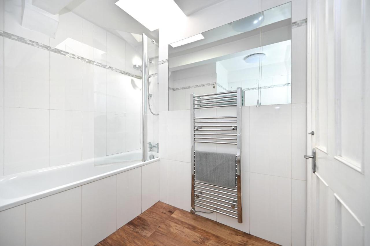 Soho, Piccadilly & Chinatown - Two Bedroom & Two Double Beds Apartment 런던 외부 사진