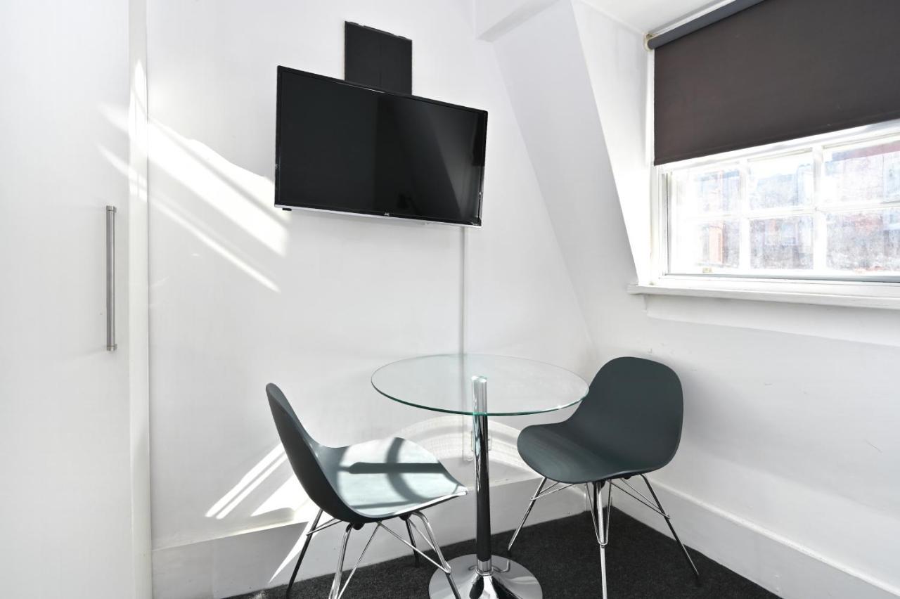 Soho, Piccadilly & Chinatown - Two Bedroom & Two Double Beds Apartment 런던 외부 사진