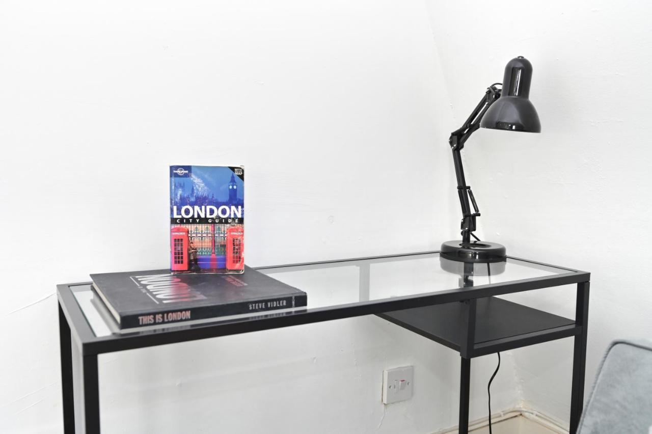 Soho, Piccadilly & Chinatown - Two Bedroom & Two Double Beds Apartment 런던 외부 사진