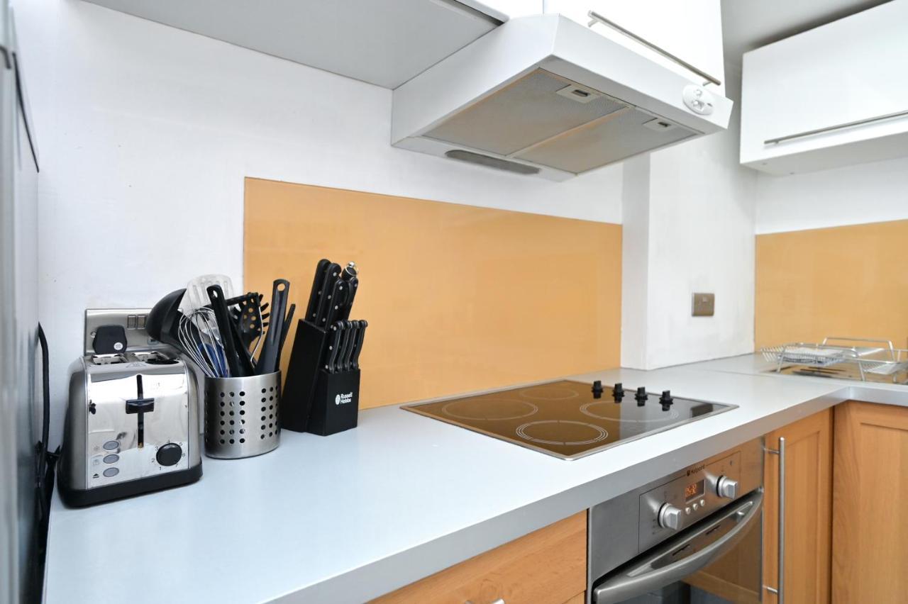 Soho, Piccadilly & Chinatown - Two Bedroom & Two Double Beds Apartment 런던 외부 사진