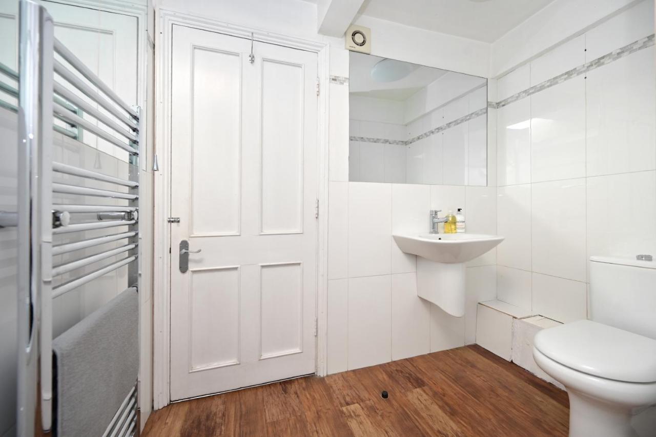 Soho, Piccadilly & Chinatown - Two Bedroom & Two Double Beds Apartment 런던 외부 사진